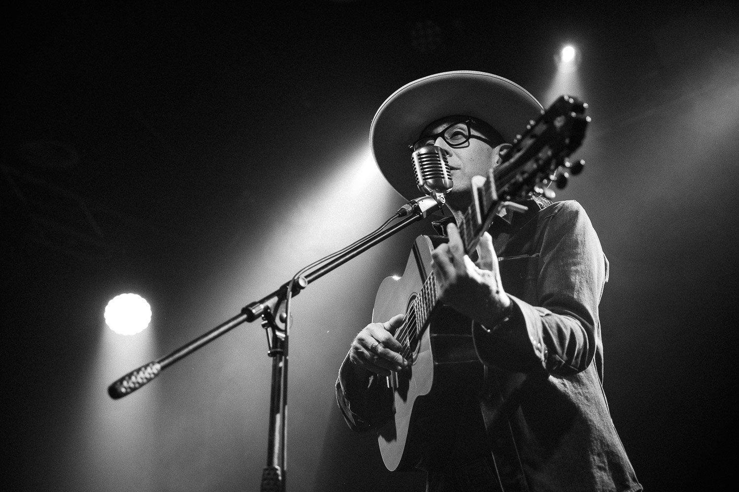 Le notti perse di Micah P. Hinson sono serate guadagnate per noi