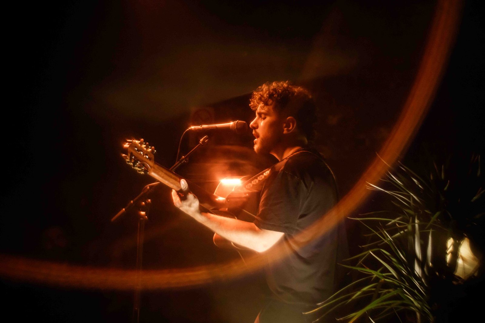 Marco Castello al Magazzino sul Po, uno spettacolo troppu beddu!