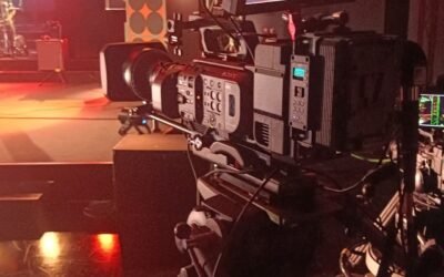 Quando la TV rovina la musica: il peso dei talent e dei festival sull’industria musicale