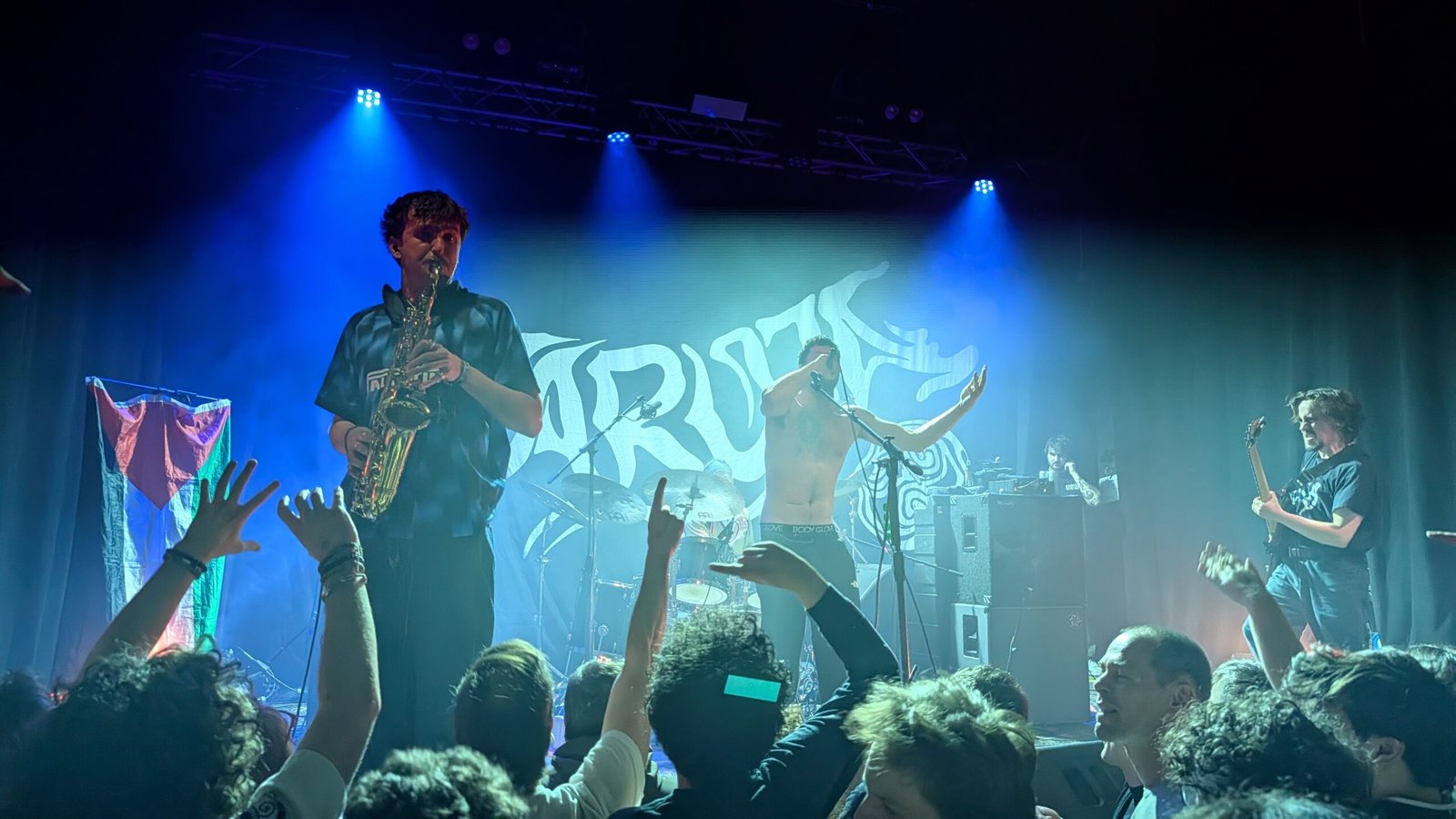 PXL_20260413_192312398.RAW-01